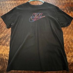 Nike Fut Tee Womens Active Shirt & Tee